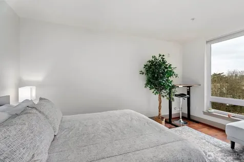 4547 8th Avenue NE Seattle WA 98105