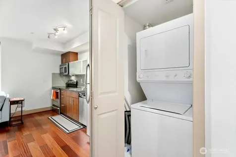 4547 8th Avenue NE Seattle WA 98105