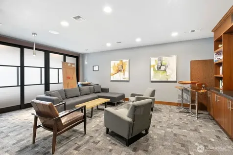 4547 8th Avenue NE Seattle WA 98105
