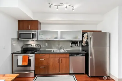4547 8th Avenue NE Seattle WA 98105