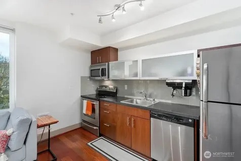 4547 8th Avenue NE Seattle WA 98105