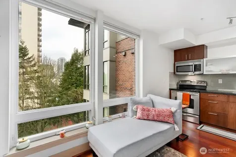 4547 8th Avenue NE Seattle WA 98105