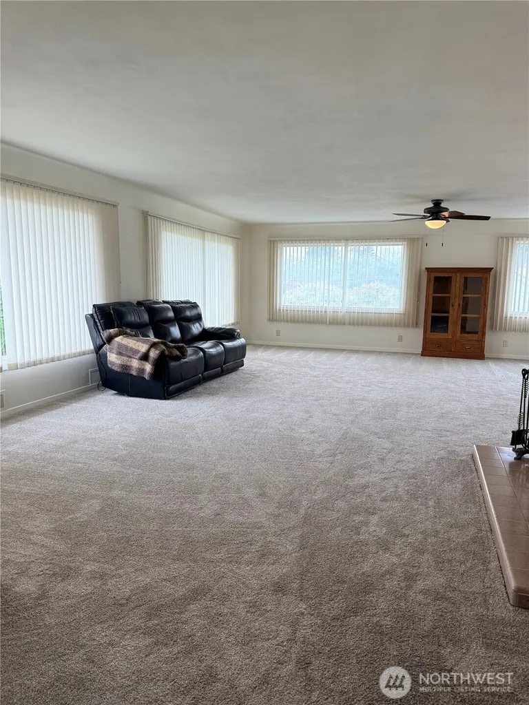 1007 Riverview Drive Aberdeen WA 98520