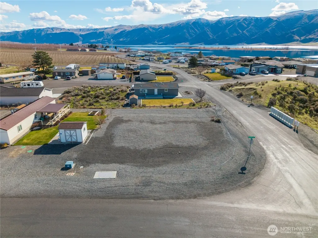 602 Edgewater Way SW Mattawa WA 99349