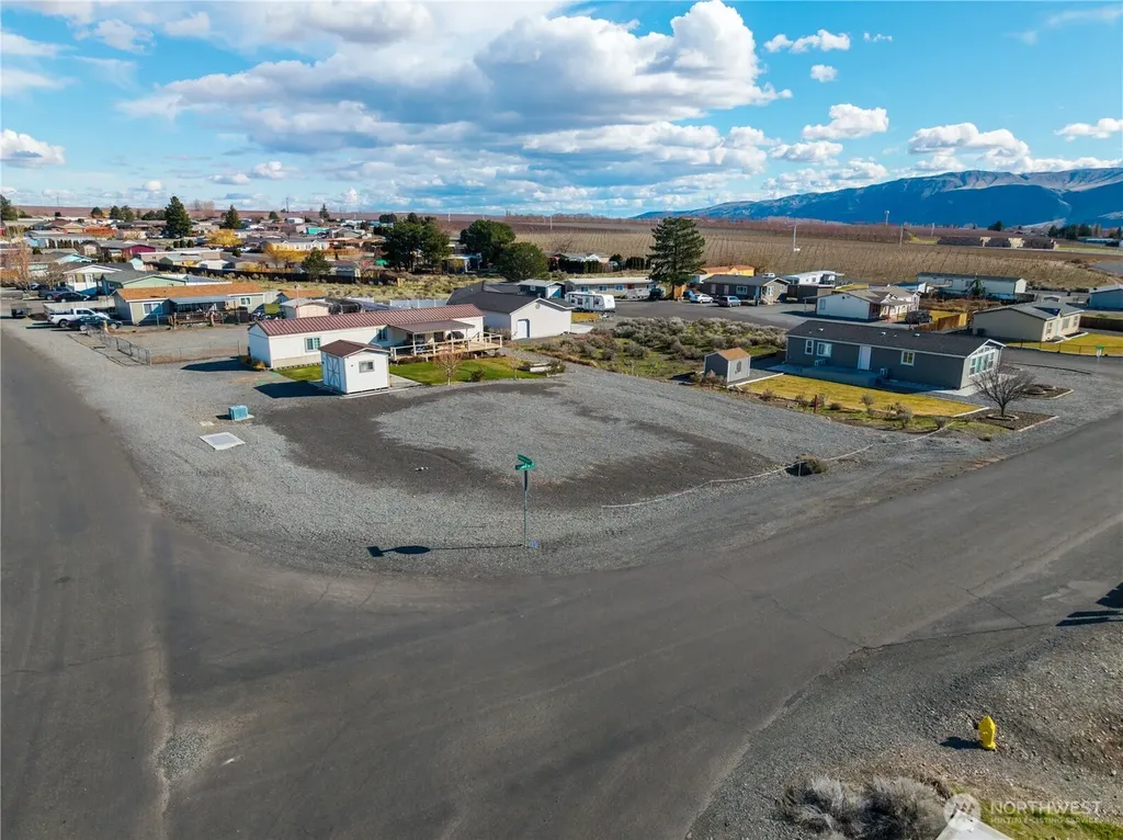 602 Edgewater Way SW Mattawa WA 99349