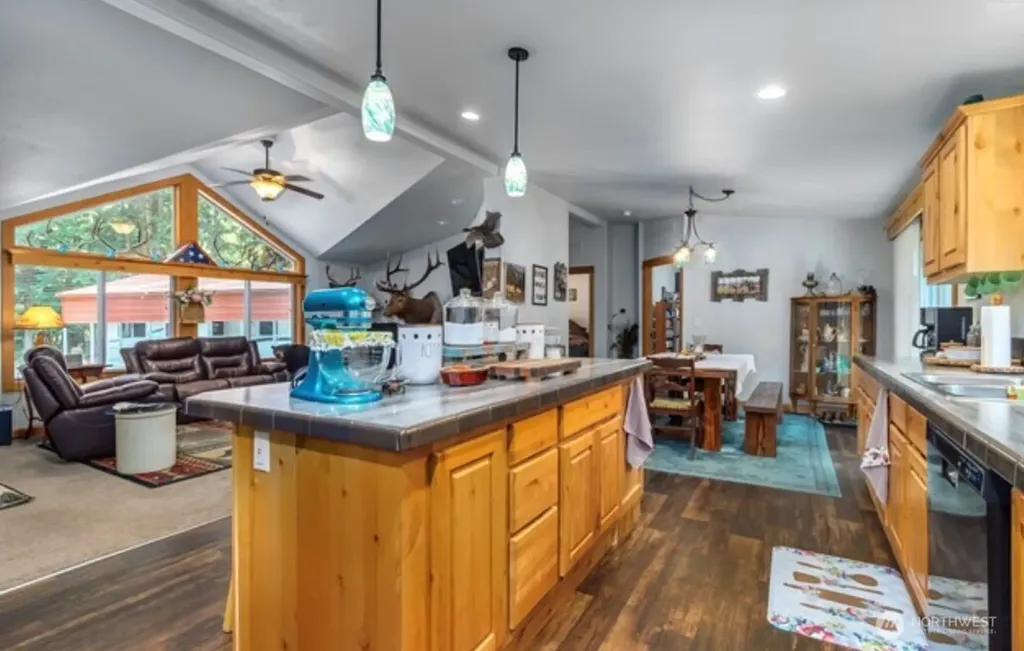 129 Cougar Drive Packwood WA 98361