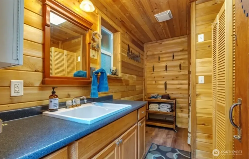 129 Cougar Drive Packwood WA 98361