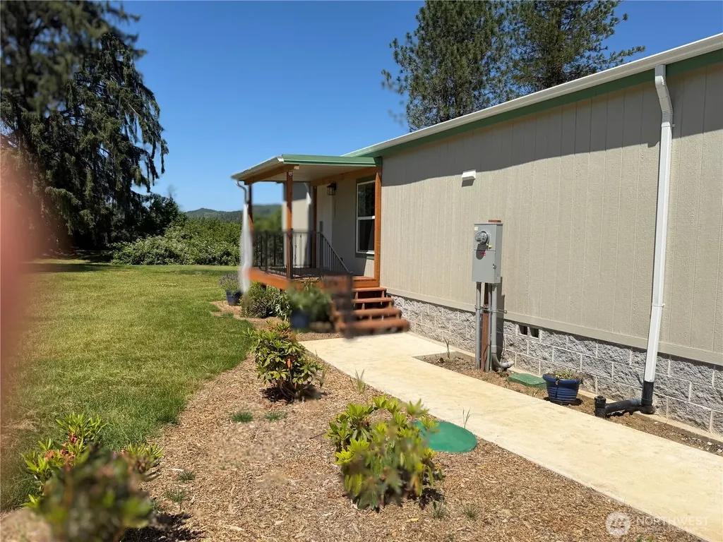 1331 Dolan St. Street Raymond WA 98577
