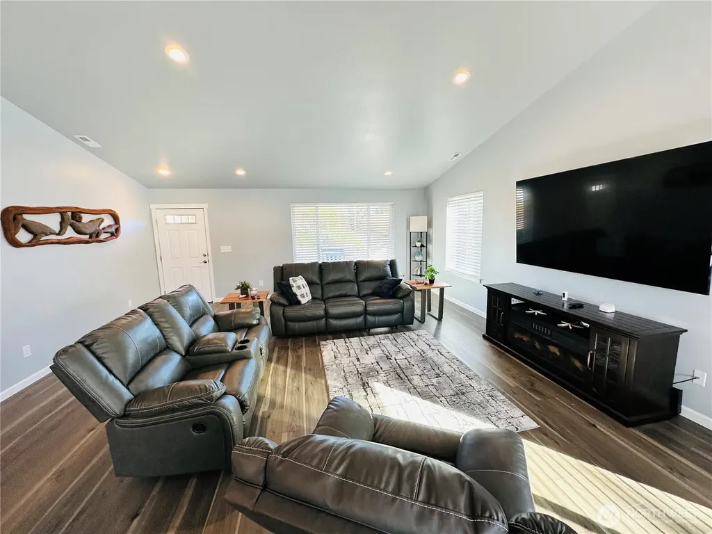 401 Seashore Street SW Ocean Shores WA 98569