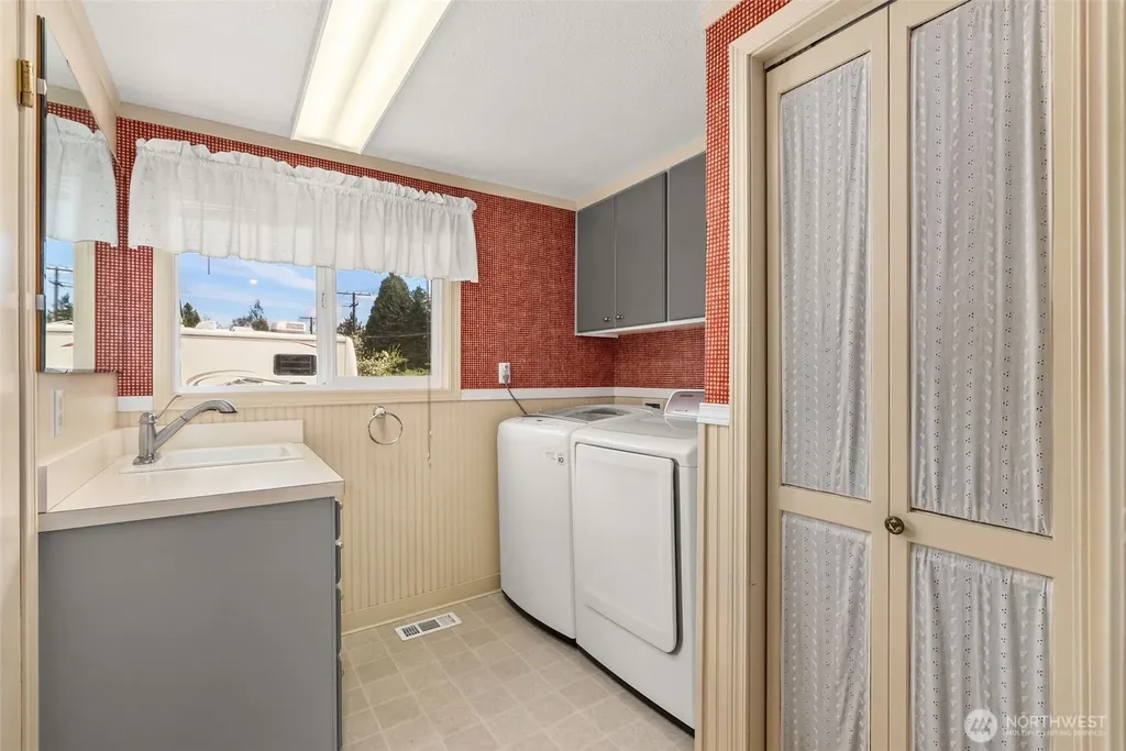 319 E Union Street Centralia WA 98531