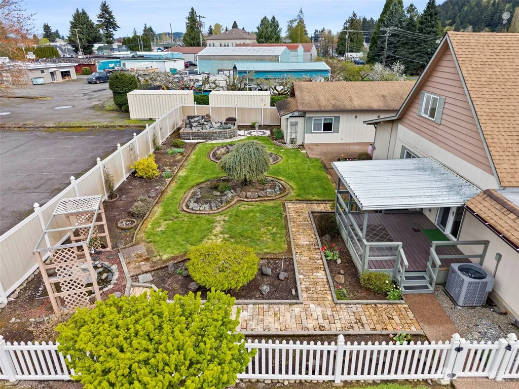 319 E Union Street Centralia WA 98531
