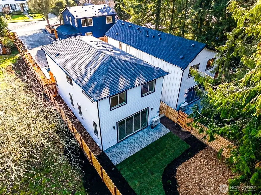 11251 108th Avenue NE Kirkland WA 98033