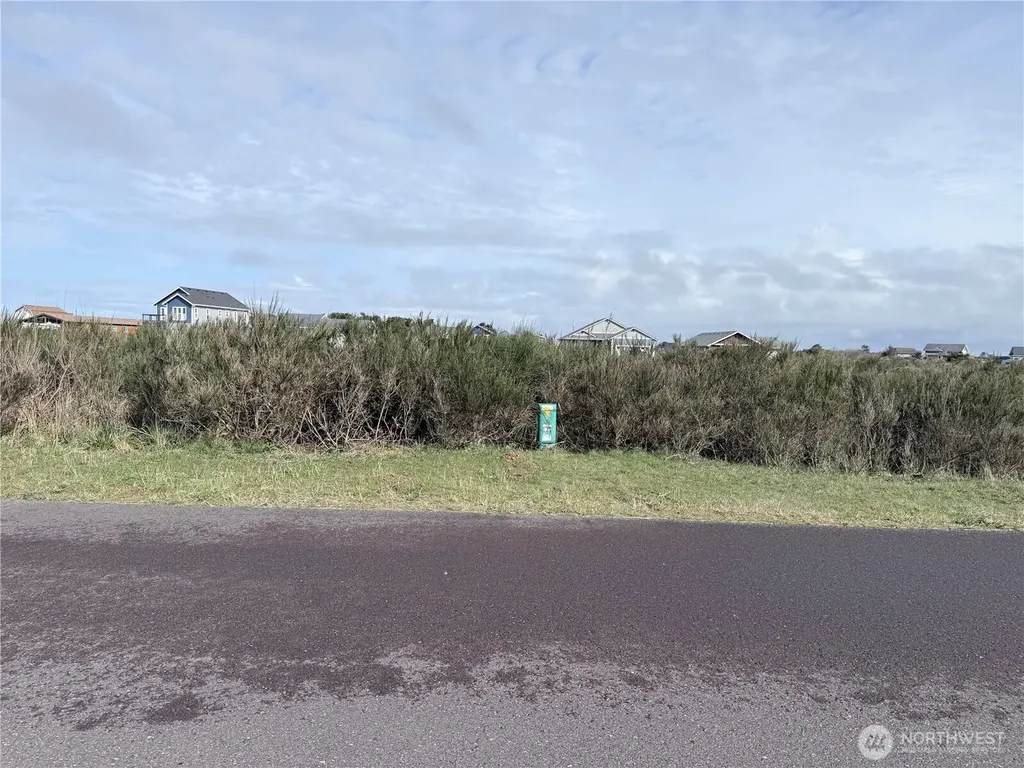 458 W Wind Street Ocean Shores WA 98569