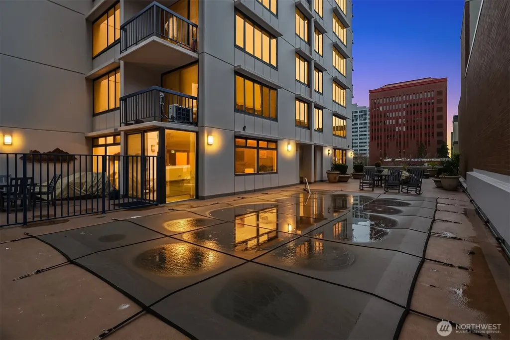 2100 3rd Avenue Seattle WA 98121