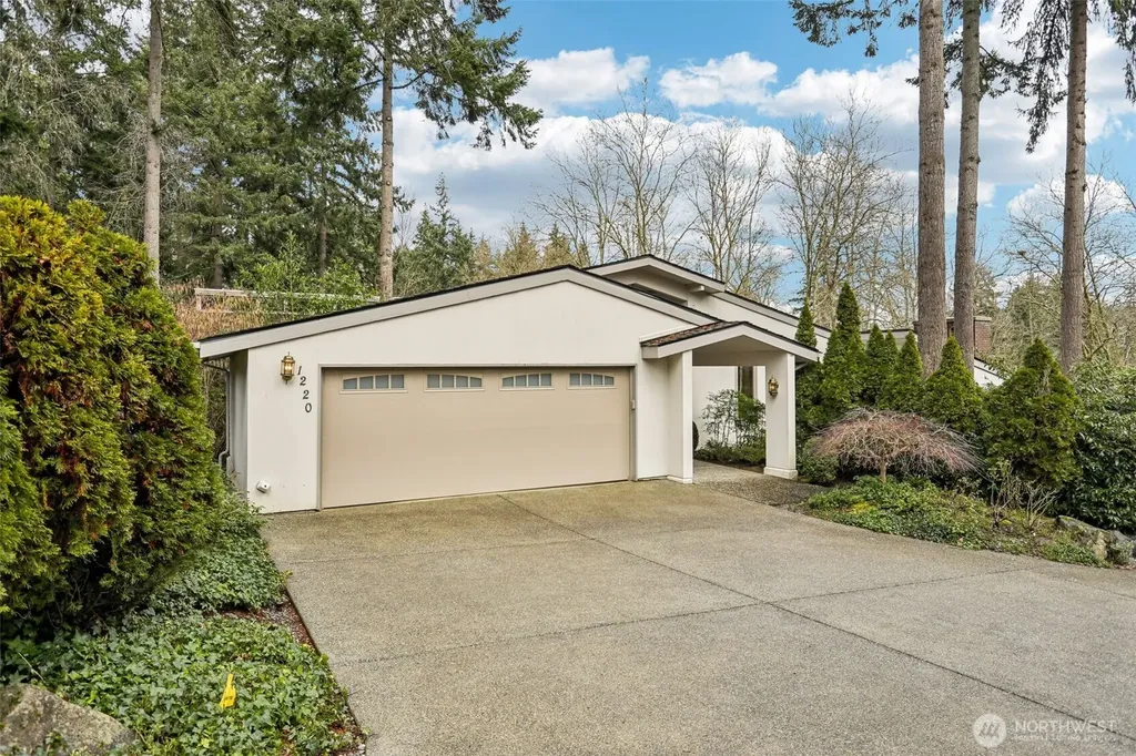 1220 80th Place NE Medina WA 98039