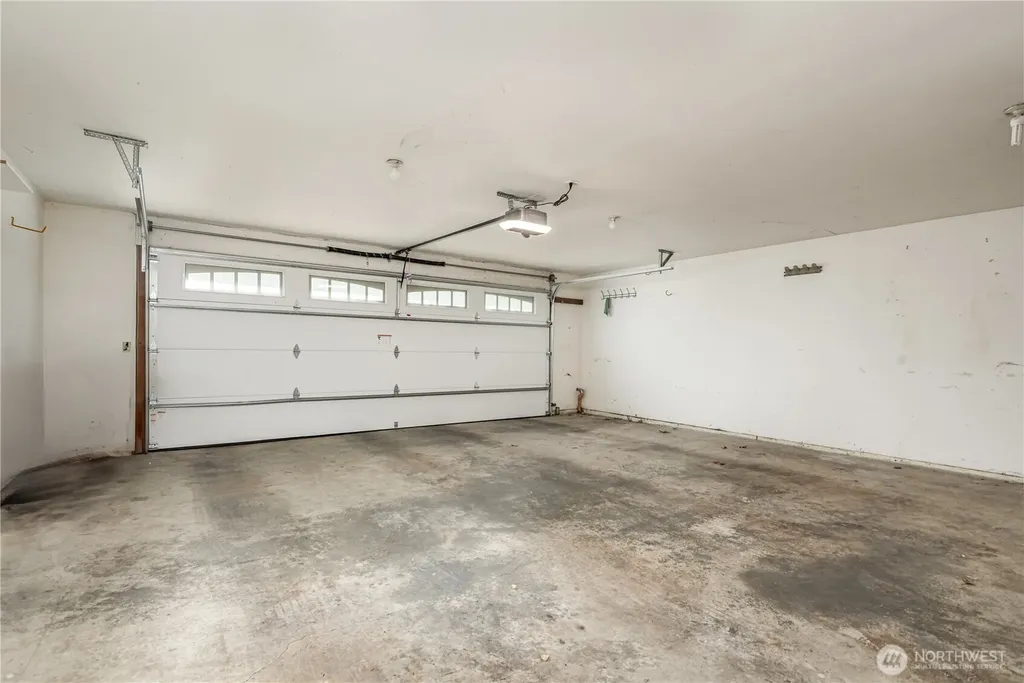 1220 80th Place NE Medina WA 98039