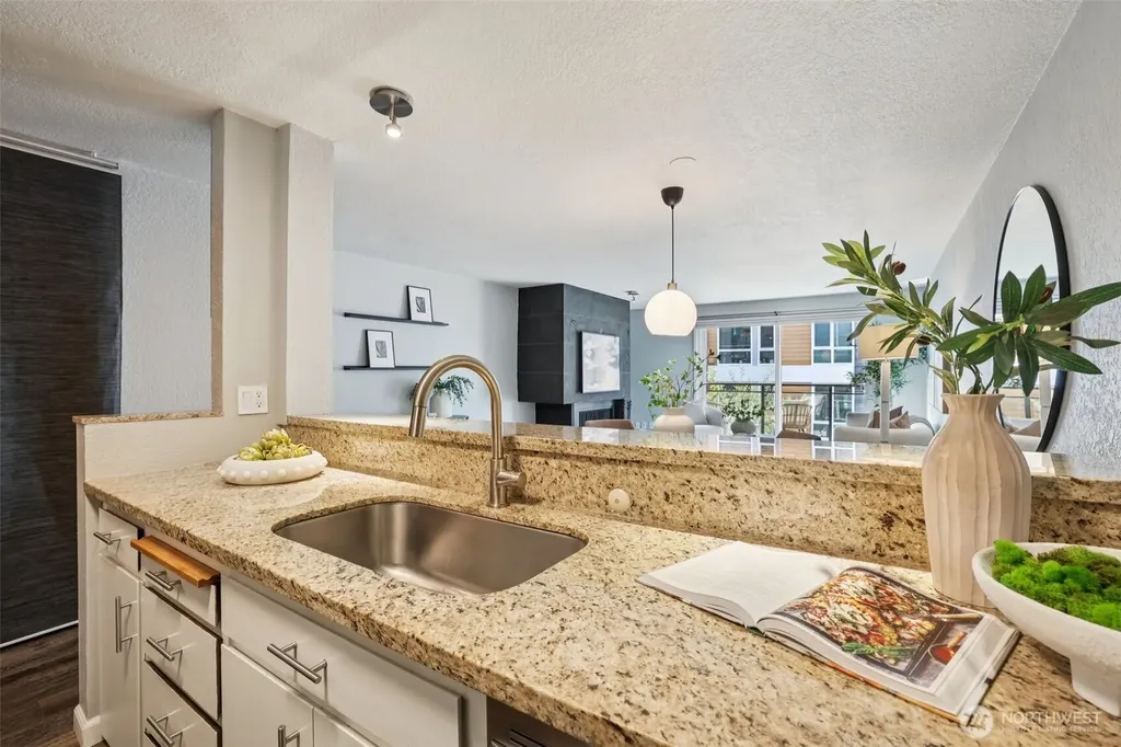 2219 14th Avenue W Seattle WA 98119