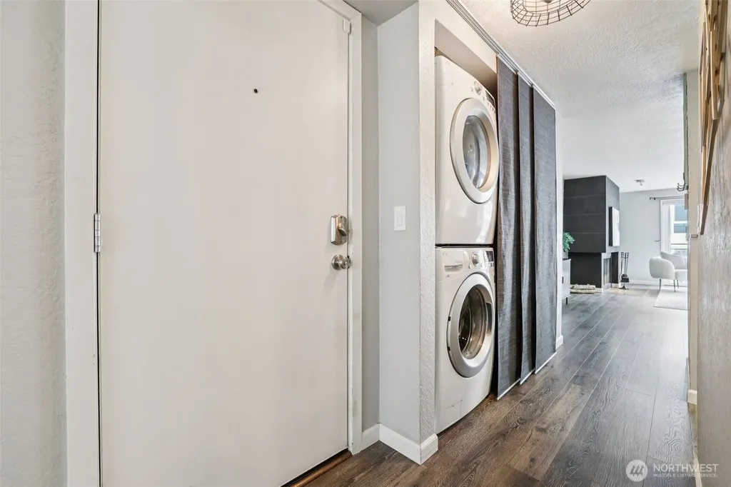 2219 14th Avenue W Seattle WA 98119