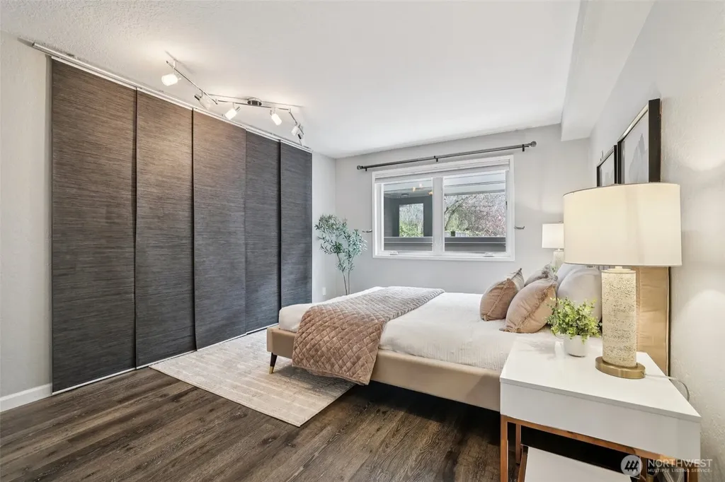 2219 14th Avenue W Seattle WA 98119
