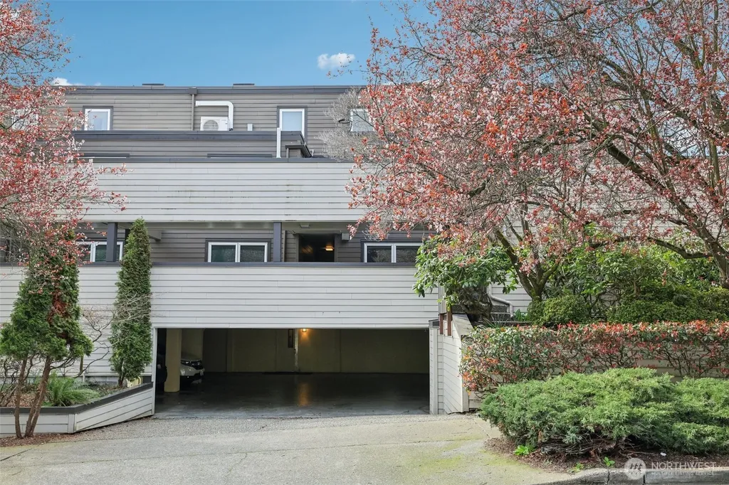 2219 14th Avenue W Seattle WA 98119