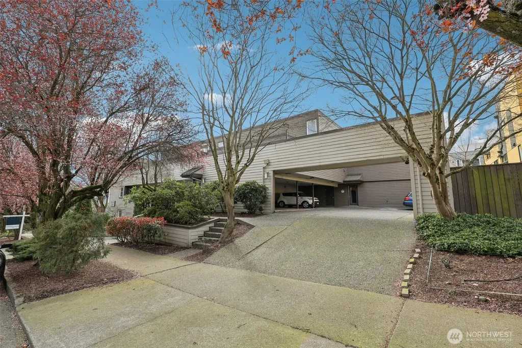 2219 14th Avenue W Seattle WA 98119