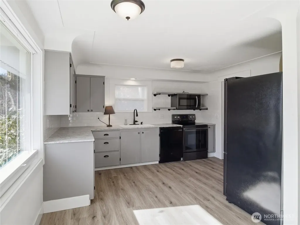 2016 Dickinson Avenue NW Olympia WA 98502