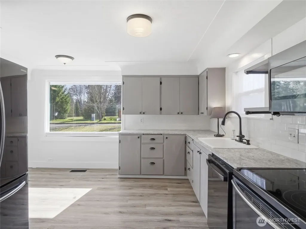 2016 Dickinson Avenue NW Olympia WA 98502