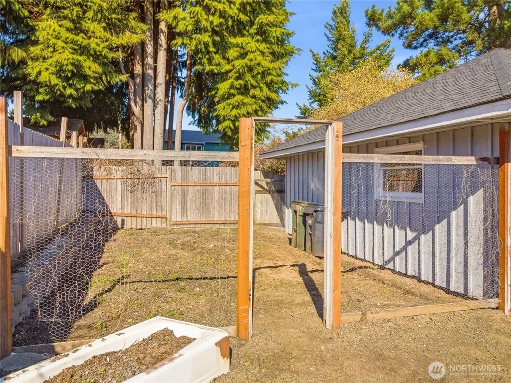 2016 Dickinson Avenue NW Olympia WA 98502