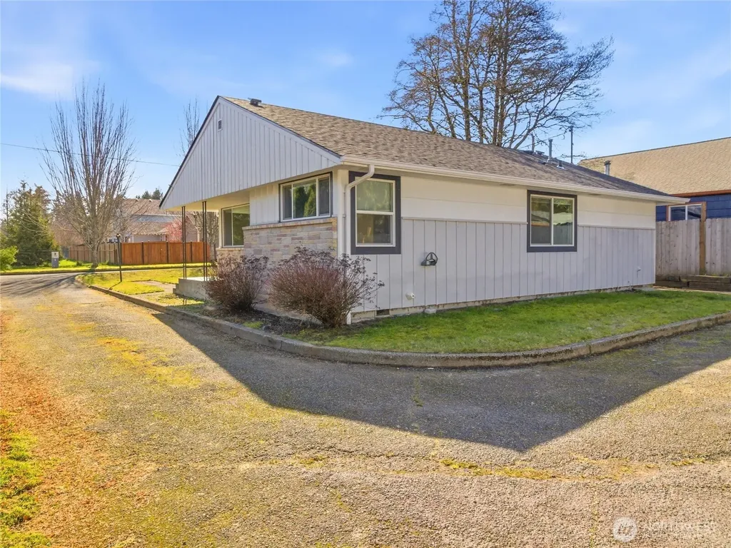 2016 Dickinson Avenue NW Olympia WA 98502