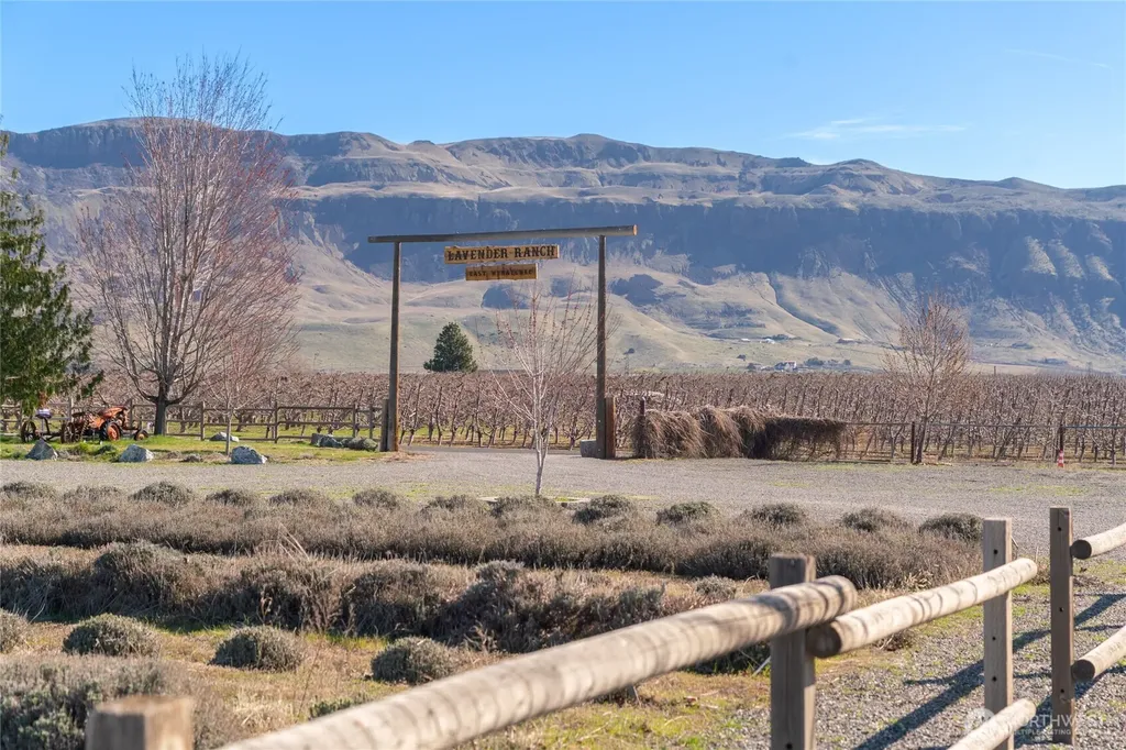 980 S Webb Place East Wenatchee WA 98802