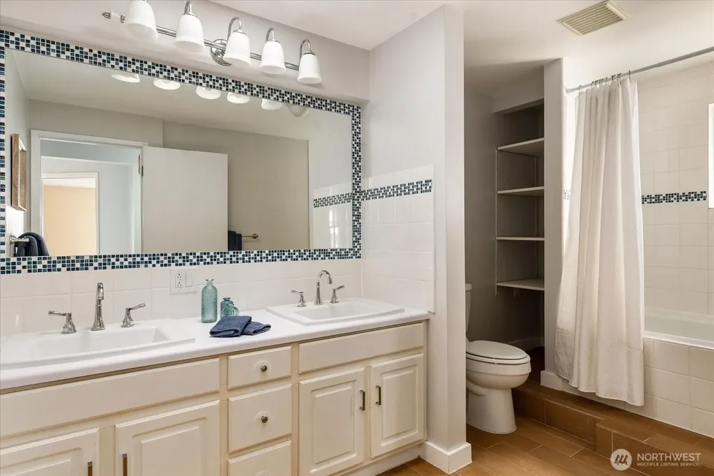 3661 Shorewood Avenue Greenbank WA 98253