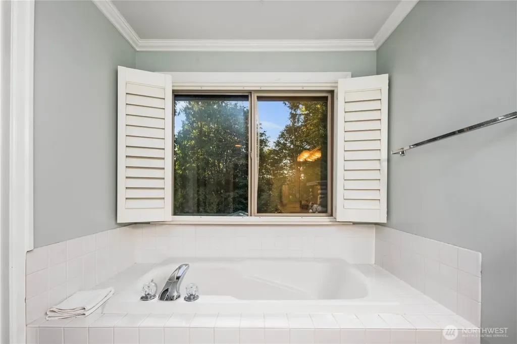 16502 NE 180th Place Woodinville WA 98072
