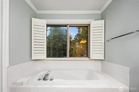 16502 NE 180th Place Woodinville WA 98072