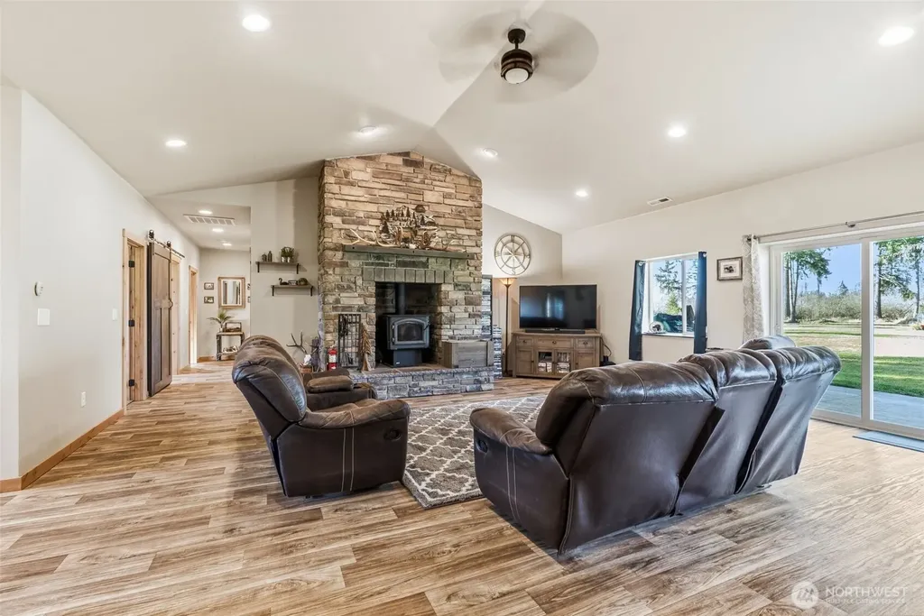371 Toledo-vader Road Toledo WA 98591
