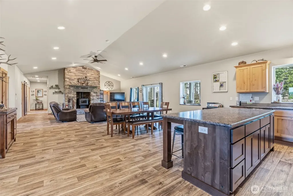 371 Toledo-vader Road Toledo WA 98591