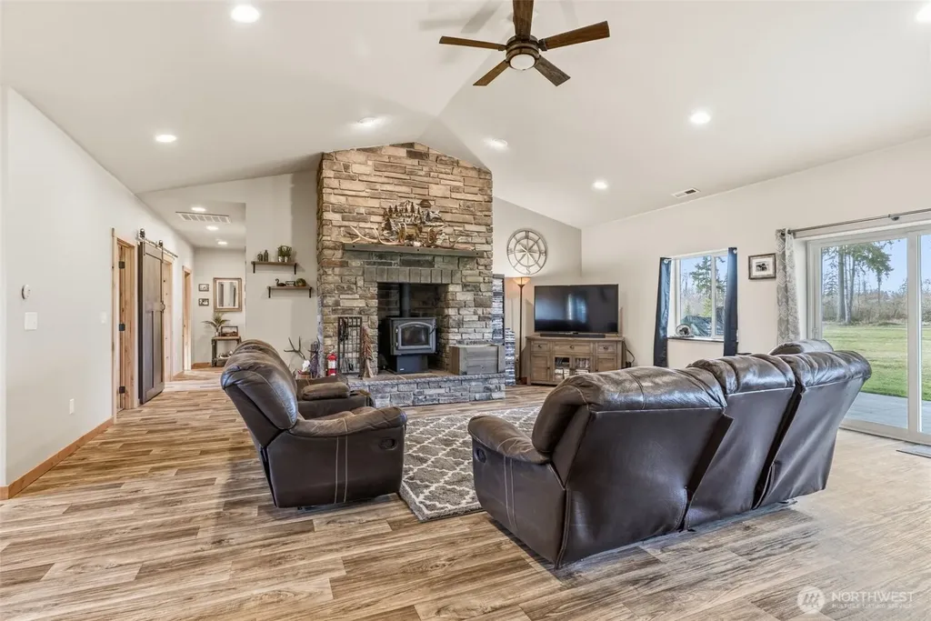 371 Toledo-vader Road Toledo WA 98591