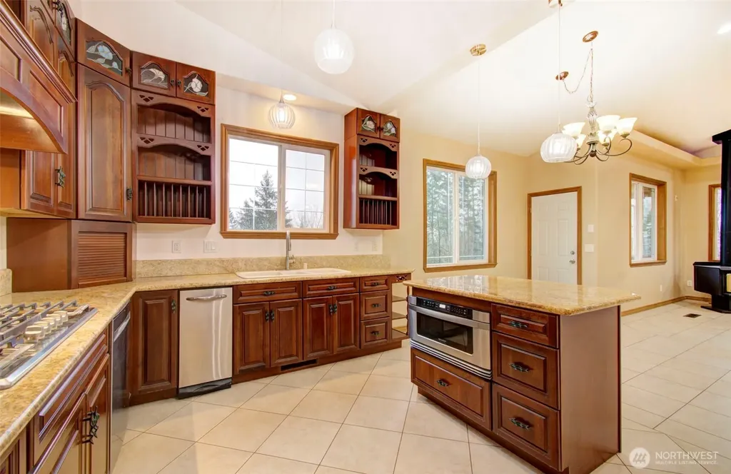 498 Bryant Hill Road Woodland WA 98674
