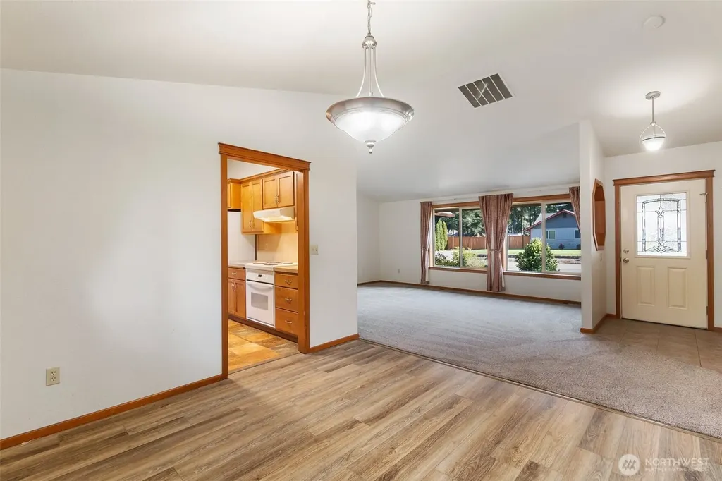 6107 189th Loop SW Rochester WA 98579