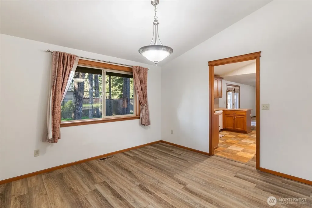 6107 189th Loop SW Rochester WA 98579