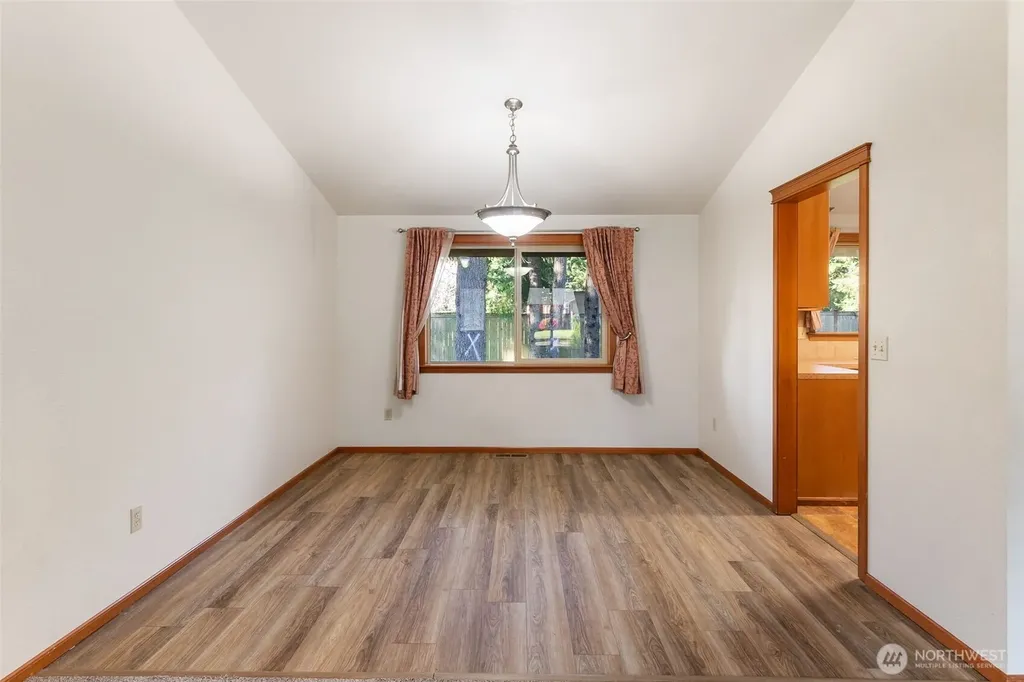 6107 189th Loop SW Rochester WA 98579