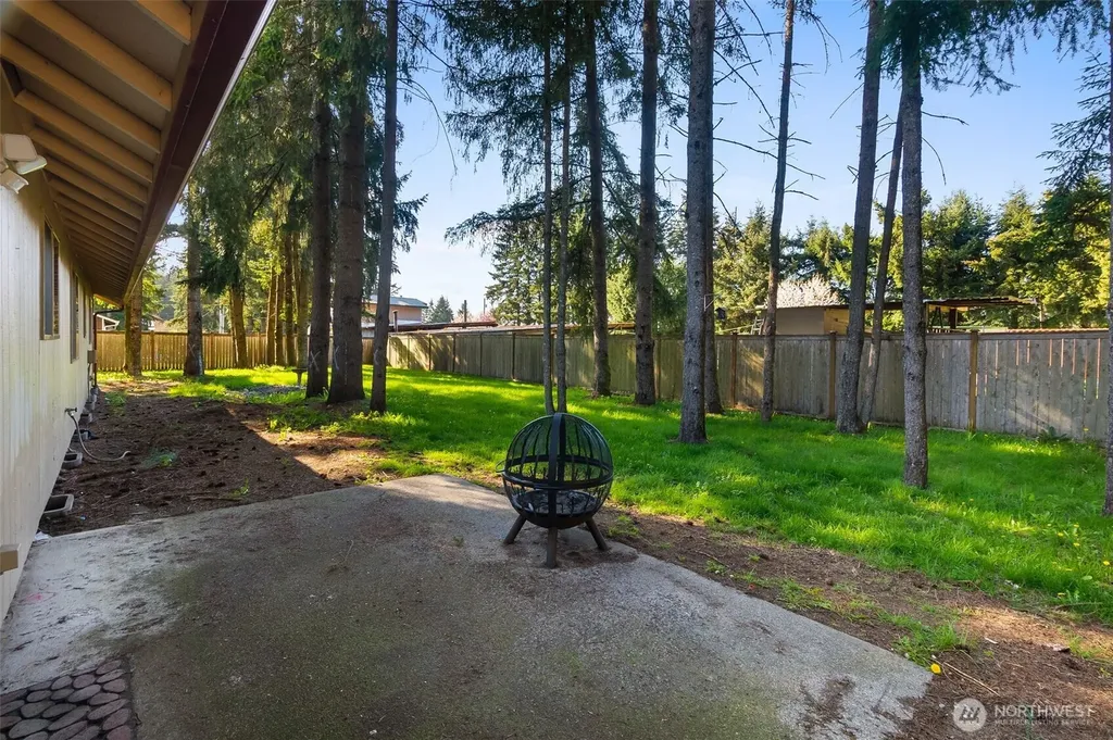 6107 189th Loop SW Rochester WA 98579