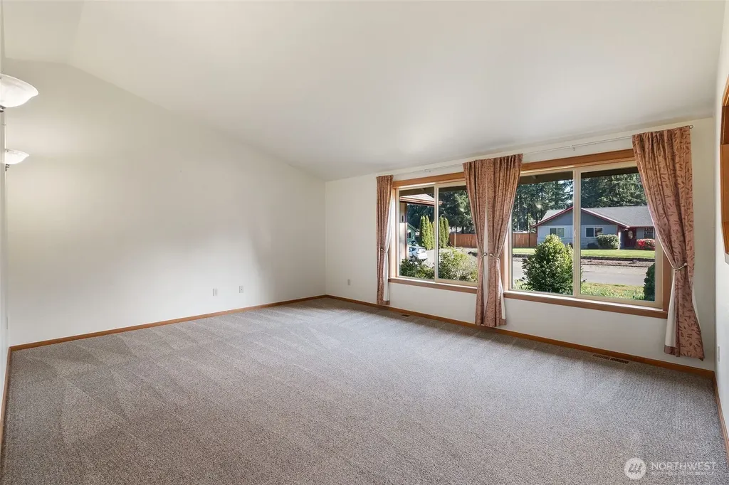 6107 189th Loop SW Rochester WA 98579