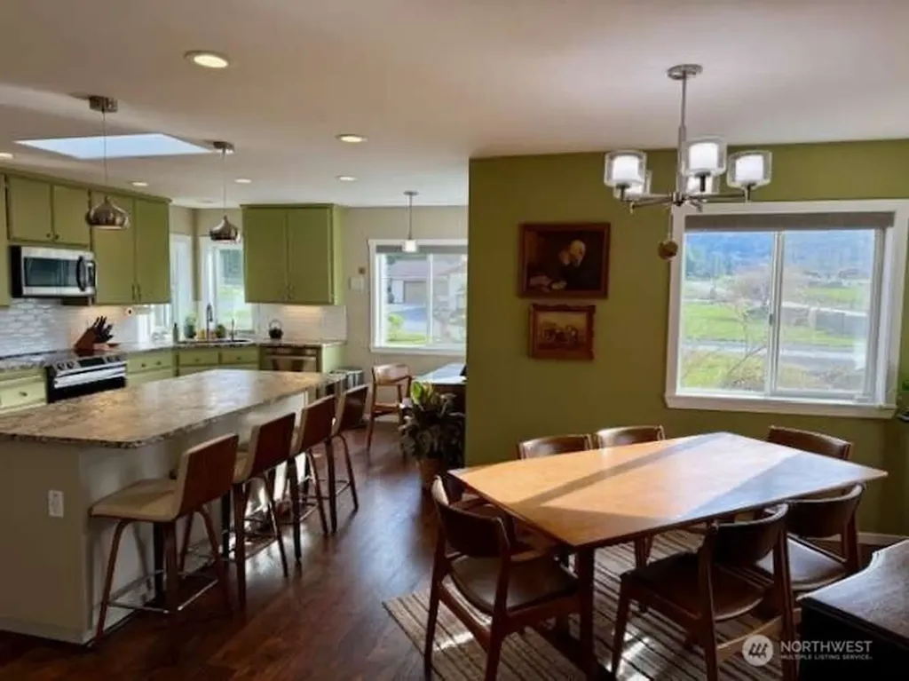 2270 S 7th Avenue Sequim WA 98382