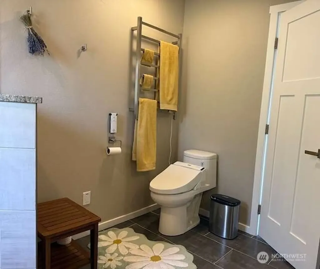 2270 S 7th Avenue Sequim WA 98382
