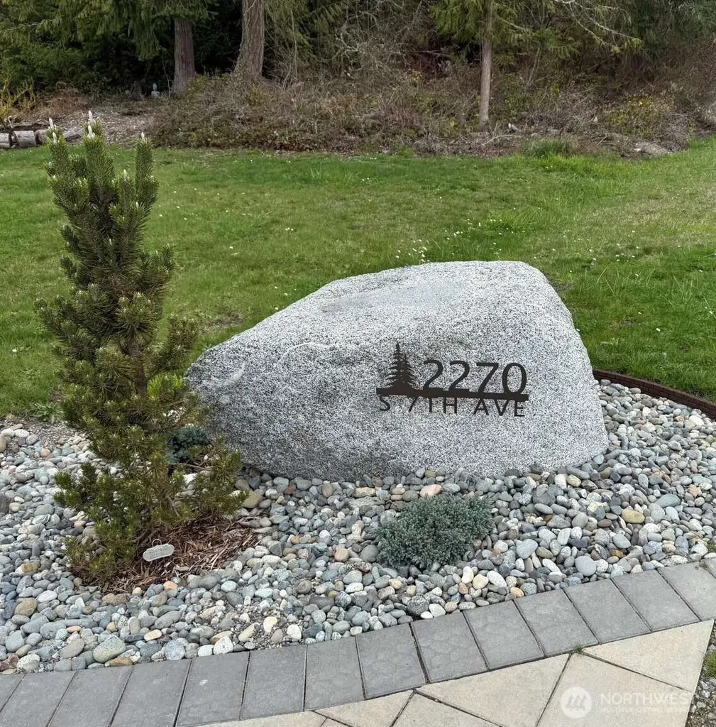 2270 S 7th Avenue Sequim WA 98382