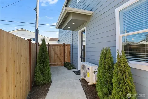 2217 Hoyt Avenue Everett WA 98201