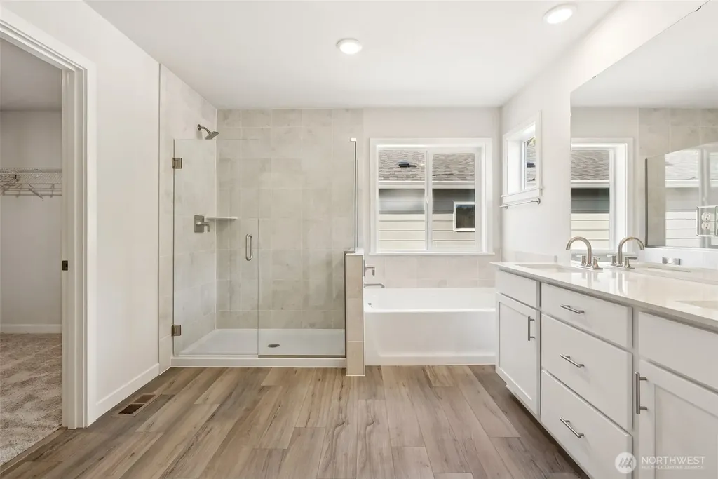 2049 NE Norseman Way Poulsbo WA 98370