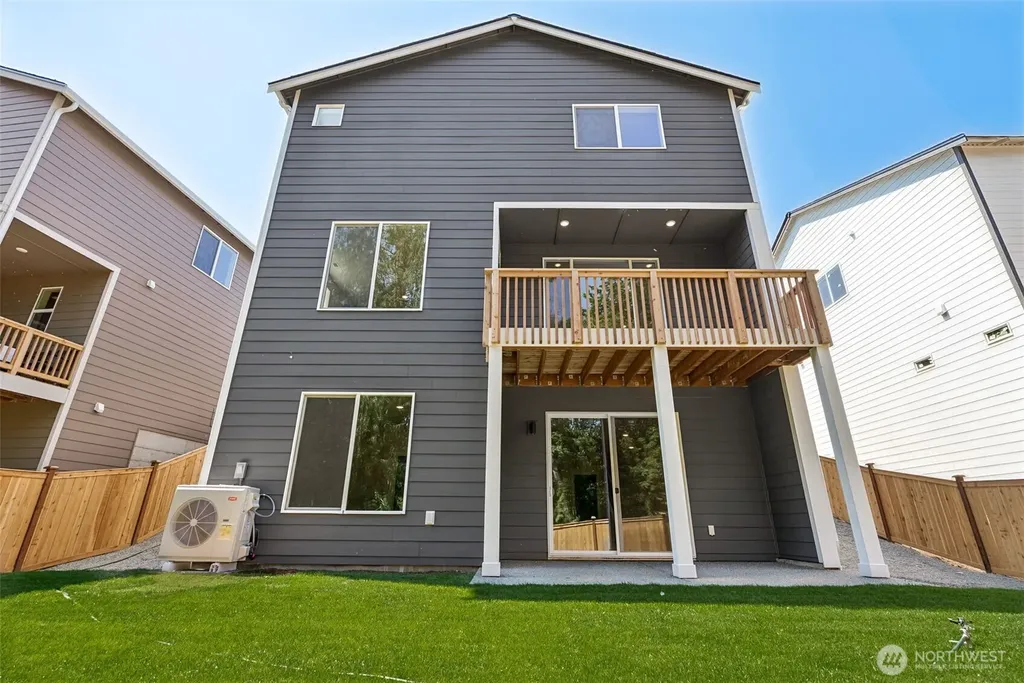 2049 NE Norseman Way Poulsbo WA 98370