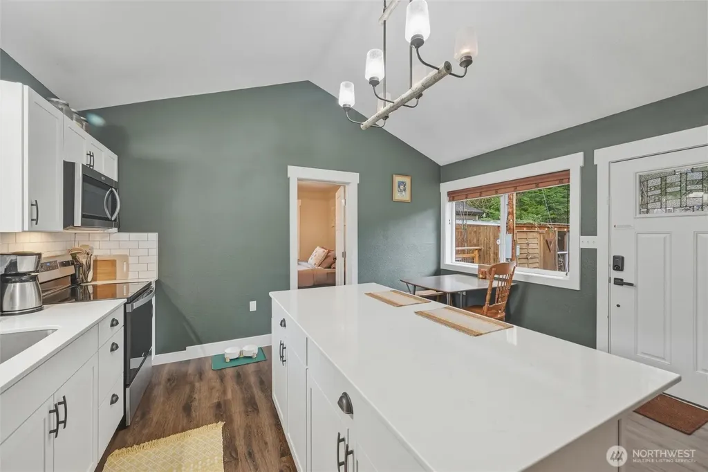 6425 Little Big Horn Maple Falls WA 98266