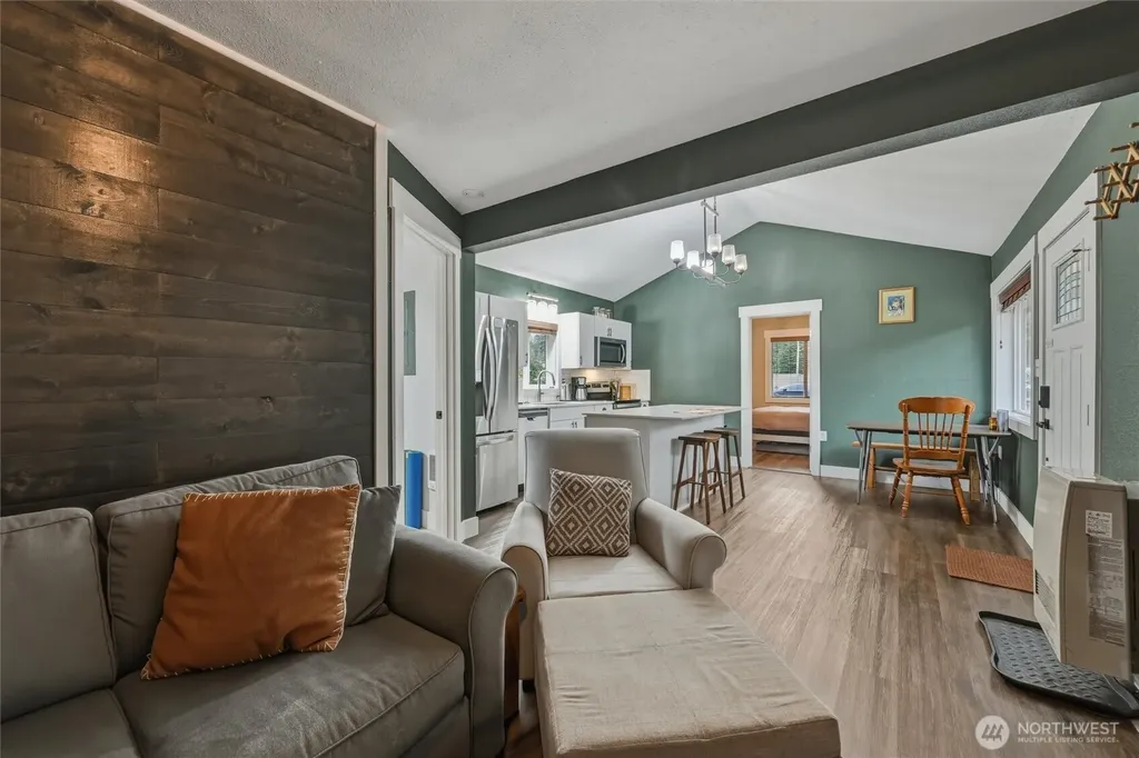 6425 Little Big Horn Maple Falls WA 98266